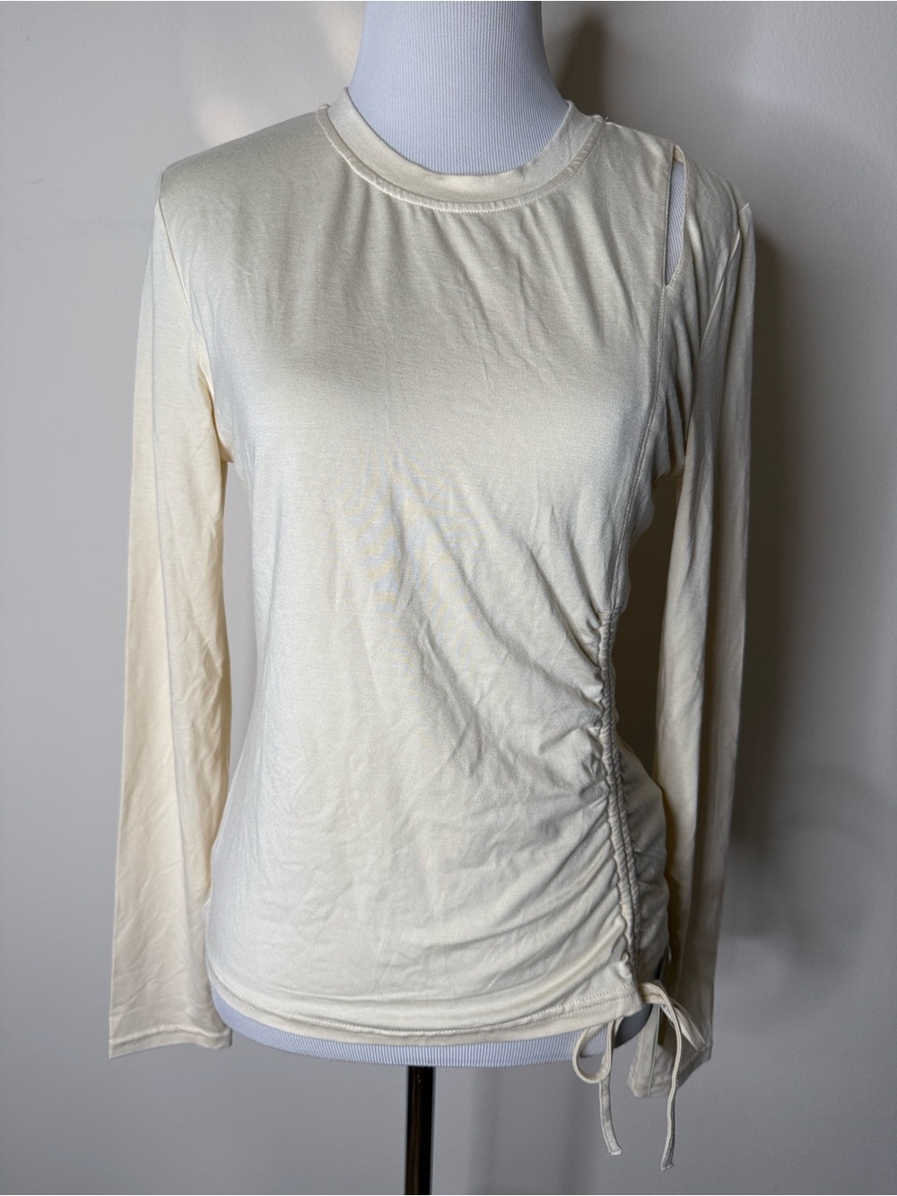 Halara Ivory Long Sleeve Ruched Side Tee NWT M